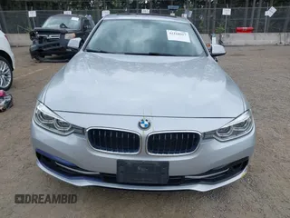 2017 BMW 3 Series 320i xDrive с VIN WBA8A3C36HK692592, выставлен на аукционе IAAI как лот 42218917 с пробегом 72 344 миль миль и . История ставок и продаж доступна на DreamBid. Изображение 12.