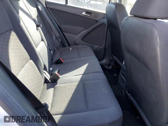 2014 Volkswagen Tiguan SE with VIN WVGAV3AXXEW626089, listed as a Copart auction lot 43056995 with 140,070 mi miles and Salvage title. Bid and sale history available at DreamBid. Image 11.