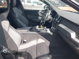 2022 Volvo XC60 Recharge Plug-In Hybrid R-Design with VIN YV4BR0DM4N1914570, listed as a IAAI auction lot 41709721 with 35,092 mi miles. Bid and sale history available at carsss.com. Image 5.