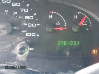 2008 Ford Econoline Passenger XL с VIN 1FBNE31L98DB23757, выставлен на аукционе IAAI как лот 42110564 с пробегом 298 123 миль миль и . История ставок и продаж доступна на DreamBid. Изображение 16.