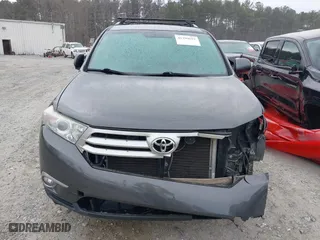 2013 Toyota Highlander with VIN 5TDZK3EH4DS137768, listed as a IAAI auction lot 41399693 with 179,372 mi miles. Bid and sale history available at carsss.com. Image 12.
