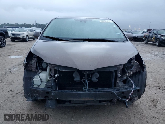 2018 Toyota Sienna XLE Auto Access Seat with VIN 5TDYZ3DC8JS927759, listed as a Copart auction lot 50383465 with 141,807 mi miles and Salvage title. Bid and sale history available at DreamBid. Image 5.