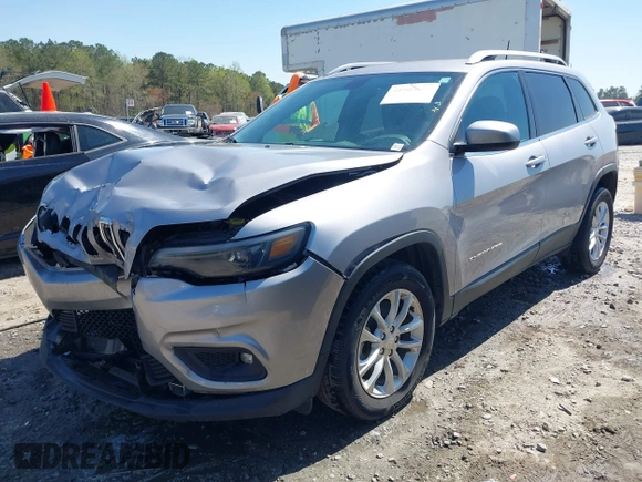 2019 Jeep Cherokee Latitude with VIN 1C4PJLCB3KD206922, listed as a IAAI auction lot 41904629 with 84,665 mi miles. Bid and sale history available at carsss.com. Image 17.