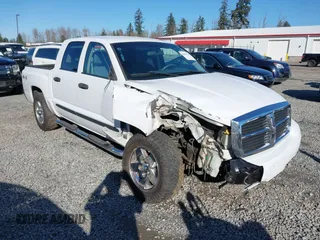 2006 Dodge Dakota SLT with VIN 1D7HW48N26S710819, listed as a IAAI auction lot 41691700 with 110,269 mi miles. Bid and sale history available at carsss.com. Image 1.