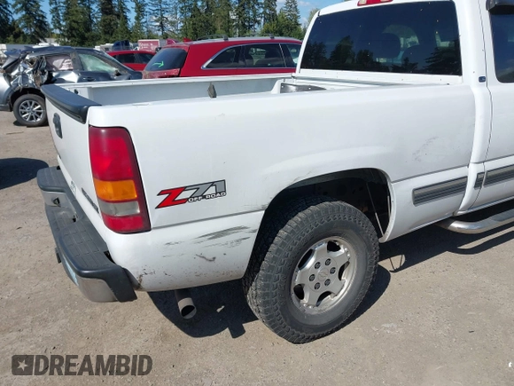 2002 Chevrolet Silverado 1500 LS with VIN 1GCEK19T92E245890, listed as a IAAI auction lot 42097307 with 221,442 mi miles. Bid and sale history available at carsss.com. Image 6.