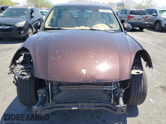 2017 Porsche Cayenne z VIN WP1AA2A27HKA82787, wystawiony jako Copart lot #57908165 z przebiegiem 47 031 mil mil oraz Szkoda całkowita • Salvage title. Historia ofert i sprzedaży dostępna na DreamBid. Obrazek 5.