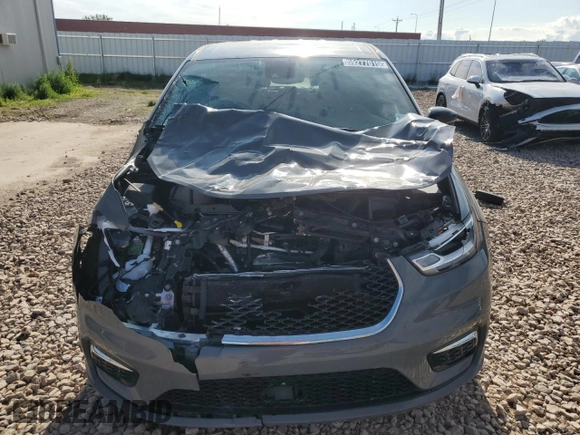 2025 Chrysler Pacifica Select z VIN 2C4RC1BG5SR504762, wystawiony jako Copart lot #59277015 z przebiegiem 20 371 mil mil oraz Czysty tytuł • Clean title. Historia ofert i sprzedaży dostępna na DreamBid. Obrazek 5.