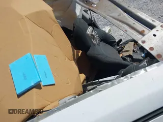 2017 Nissan Versa S Plus z VIN 3N1CN7AP4HL821719, wystawiony jako IAAI lot #41880339 z przebiegiem Nie podano mil oraz . Historia ofert i sprzedaży dostępna na DreamBid. Obrazek 8.