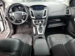 2013 Ford Focus SE with VIN 1FADP3K20DL118007, listed as a Copart auction lot 52184605 with 153,033 mi miles and Salvage Title. Bid and sale history available at DreamBid. Image 8.