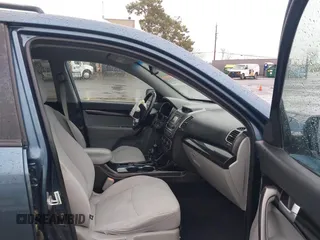 2015 Kia Sorento LX with VIN 5XYKT4A63FG590482, listed as a IAAI auction lot 41477333 with 207,079 mi miles. Bid and sale history available at carsss.com. Image 5.