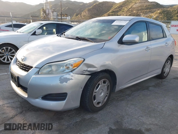 2011 Toyota Matrix z VIN 2T1KU4EE9BC562237, wystawiony jako IAAI lot #41882972 z przebiegiem 103 814 mil mil oraz . Historia ofert i sprzedaży dostępna na DreamBid. Obrazek 2.