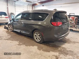 2018 Chrysler Pacifica Limited z VIN 2C4RC1GG2JR357615, wystawiony jako IAAI lot #41937587 z przebiegiem 62 394 mil mil oraz . Historia ofert i sprzedaży dostępna na DreamBid. Obrazek 3.