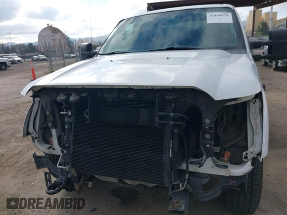 2015 Ford Super Duty F-250 SRW XL with VIN 1FTBF2A68FEC88285, listed as a IAAI auction lot 41449628 with 109,242 mi miles. Bid and sale history available at carsss.com. Image 13.