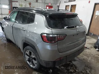2022 Jeep Compass (RED) Edition with VIN 3C4NJDCB4NT113872, listed as a IAAI auction lot 41599438 with 68,364 mi miles. Bid and sale history available at carsss.com. Image 3.