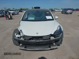 2023 Tesla Model 3 с VIN 5YJ3E1EAXPF553997, выставлен на аукционе IAAI как лот 41903219 с пробегом 31 981 миль миль и . История ставок и продаж доступна на DreamBid. Изображение 12.