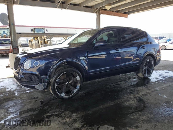 2019 Bentley Bentayga V8 z VIN SJAAM2ZV3KC027084, wystawiony jako Copart lot #45814705 z przebiegiem 38 490 mil mil oraz Szkoda całkowita • Salvage title. Historia ofert i sprzedaży dostępna na DreamBid. Obrazek 1.
