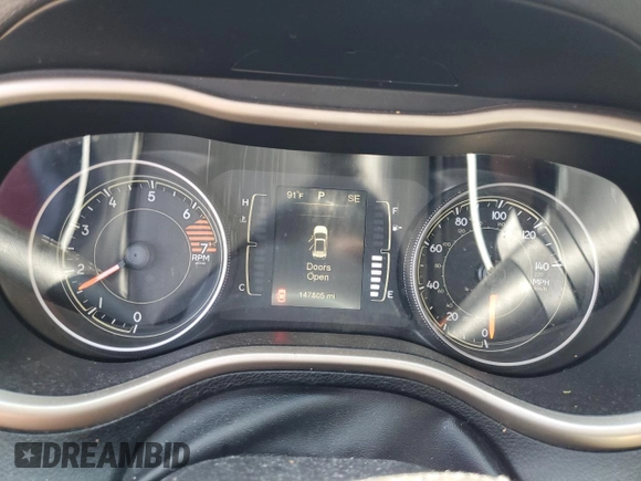 2016 Jeep Cherokee Altitude with VIN 1C4PJMCB5GW203151, listed as a Copart auction lot 61381395 with 147,805 mi miles and Salvage title. Bid and sale history available at DreamBid. Image 9.