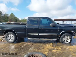 2007 Chevrolet Silverado 1500 Classic LT3 with VIN 1GCEK19B07Z206175, listed as a IAAI auction lot 41497344 with 205,452 mi miles. Bid and sale history available at carsss.com. Image 14.
