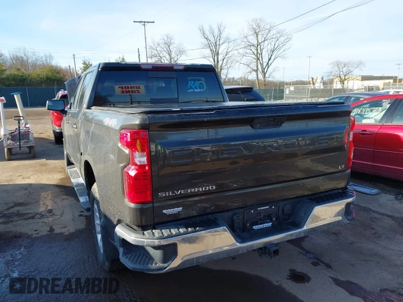 2021 Chevrolet Silverado 1500 LT with VIN 1GCPYDEK8MZ148133, listed as a IAAI auction lot 41843453 with 95,903 mi miles. Bid and sale history available at carsss.com. Image 3.