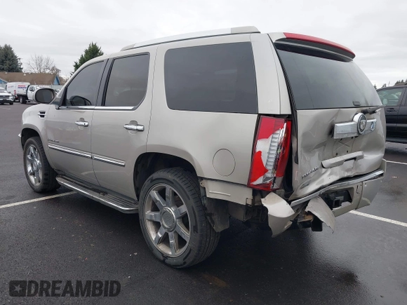 2007 Cadillac Escalade z VIN 1GYFK63847R256229, wystawiony jako IAAI lot #41600996 z przebiegiem 219 189 mil mil oraz . Historia ofert i sprzedaży dostępna na DreamBid. Obrazek 3.