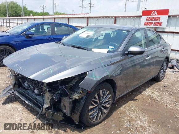 2024 Nissan Altima SV z VIN 1N4BL4DV0RN400448, wystawiony jako IAAI lot #42087763 z przebiegiem 8 749 mil mil oraz . Historia ofert i sprzedaży dostępna na DreamBid. Obrazek 2.