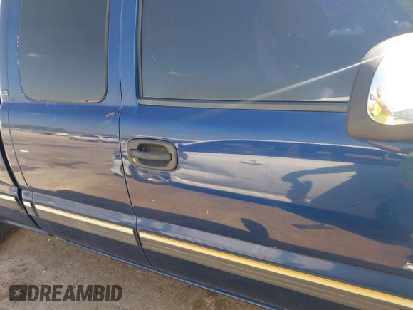 2002 Chevrolet Silverado 1500 LS with VIN 2GCEC19V121311140, listed as a IAAI auction lot 42038512 with 216,228 mi miles and . Bid and sale history available at DreamBid. Image 13.