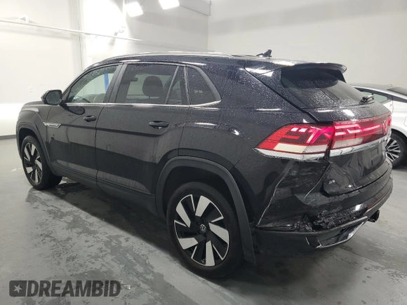 2024 Volkswagen Atlas SE with VIN 1V2HE2CA2RC231772, listed as a Copart auction lot 58084705 with 61,694 mi miles and Clean title. Bid and sale history available at DreamBid. Image 2.
