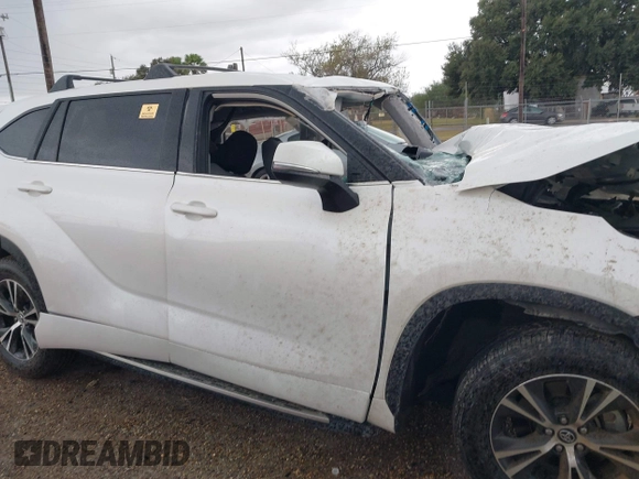 2021 Toyota Highlander L with VIN 5TDZZRAH7MS069048, listed as a IAAI auction lot 40980925 with Not provided miles and . Bid and sale history available at DreamBid. Image 13.