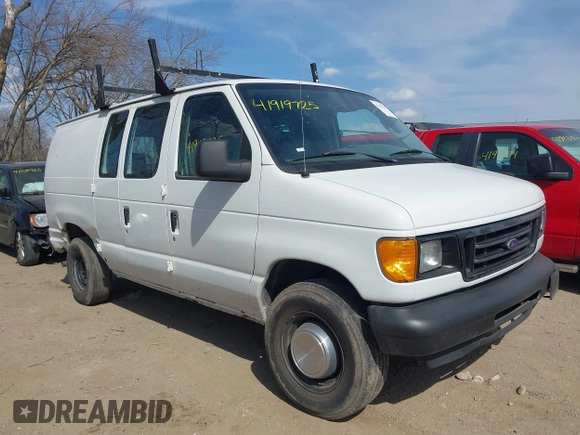2004 Ford Econoline Cargo Commercial with VIN 1FTNE24W34HA52697, listed as a IAAI auction lot 41919725 with 107,931 mi miles and . Bid and sale history available at carsss.com. Image 1.