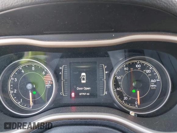 2018 Jeep Cherokee Latitude z VIN 1C4PJMCB7JD602016, wystawiony jako IAAI lot #42153460 z przebiegiem 97 757 mil mil oraz . Historia ofert i sprzedaży dostępna na DreamBid. Obrazek 7.