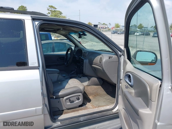 2004 Chevrolet TrailBlazer LT with VIN 1GNDS13SX42239605, listed as a IAAI auction lot 41862159 with 235,797 mi miles. Bid and sale history available at carsss.com. Image 5.