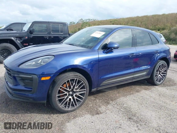 2022 Porsche Macan with VIN WP1AA2A54NLB02557, listed as a IAAI auction lot 40541821 with Not Provided miles. Bid and sale history available at carsss.com. Image 2.