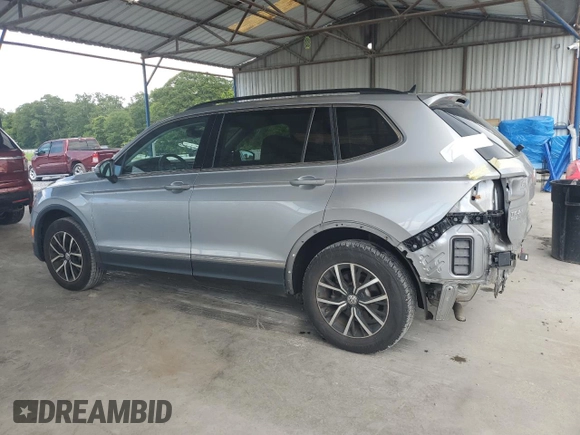 2021 Volkswagen Tiguan SE z VIN 3VV3B7AX1MM126044, wystawiony jako Copart lot #61306415 z przebiegiem 73 159 mil mil oraz Szkoda całkowita • Salvage title. Historia ofert i sprzedaży dostępna na DreamBid. Obrazek 2.