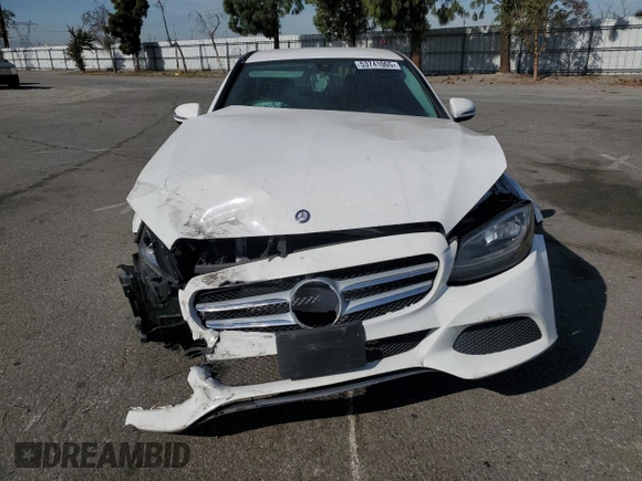 2016 Mercedes-Benz C 300 z VIN 55SWF4JBXGU096861, wystawiony jako Copart lot #53741065 z przebiegiem 92 054 mil mil oraz Szkoda całkowita • Salvage title. Historia ofert i sprzedaży dostępna na DreamBid. Obrazek 5.