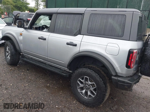 2021 Ford Bronco z VIN 1FMEE5DP7MLA78805, wystawiony jako IAAI lot #42363222 z przebiegiem 57 510 mil mil oraz . Historia ofert i sprzedaży dostępna na DreamBid. Obrazek 3.