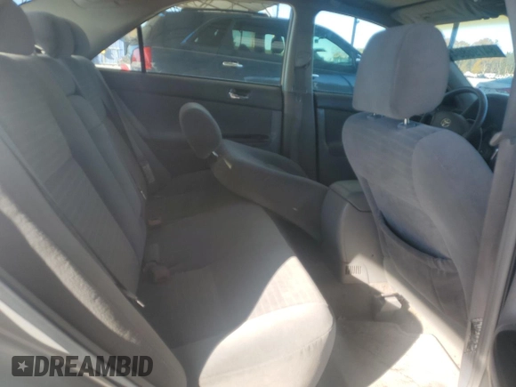 2005 Toyota Camry STD z VIN 4T1BE32K35U598719, wystawiony jako Copart lot #84796804 z przebiegiem 148 683 mil mil oraz Szkoda całkowita • Salvage title. Historia ofert i sprzedaży dostępna na DreamBid. Obrazek 10.