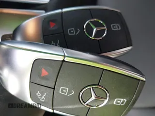 2025 Mercedes-Benz GLS 450 with VIN 4JGFF5KE5SB338205, listed as a IAAI auction lot 41748715 with 3,796 mi miles and . Bid and sale history available at DreamBid. Image 11.