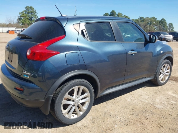 2014 Nissan Juke S with VIN JN8AF5MV9ET483956, listed as a IAAI auction lot 41803318 with 118,221 mi miles. Bid and sale history available at carsss.com. Image 4.