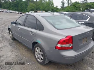 2006 Volvo S40 2.4L с VIN YV1MS382162195052, выставлен на аукционе IAAI как лот 42191212 с пробегом 177 112 миль миль и . История ставок и продаж доступна на DreamBid. Изображение 3.