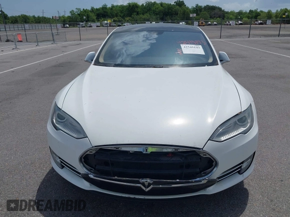 2014 Tesla Model S 60 with VIN 5YJSA1H12EFP39582, listed as a IAAI auction lot 42545143 with 117,383 mi miles and . Bid and sale history available at DreamBid. Image 12.