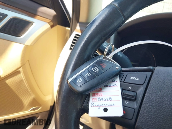 2015 Hyundai Genesis 3.8L with VIN KMHGN4JE7FU089628, listed as a IAAI auction lot 41909334 with 212,262 mi miles. Bid and sale history available at carsss.com. Image 11.