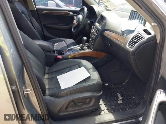 2010 Audi Q5 Premium Plus z VIN WA1LKAFP8AA068330, wystawiony jako IAAI lot #42417289 z przebiegiem 129 880 mil mil oraz . Historia ofert i sprzedaży dostępna na DreamBid. Obrazek 5.