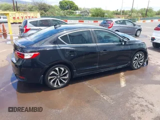 2017 Acura ILX w/Premium/A-SPEC Pkg with VIN 19UDE2F87HA006820, listed as a IAAI auction lot 39234501 with 44,058 mi miles. Bid and sale history available at carsss.com. Image 4.