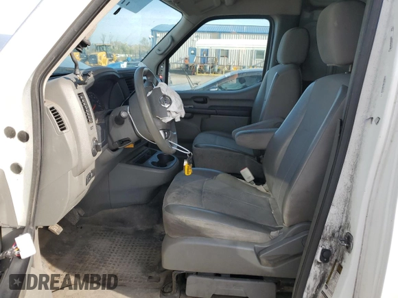 2021 Nissan NV Cargo SV z VIN 1N6BF0LY5MN811081, wystawiony jako Copart lot #57692305 z przebiegiem 249 132 mil mil oraz Szkody całkowita. Historia ofert i sprzedaży dostępna na DreamBid. Obrazek 7.