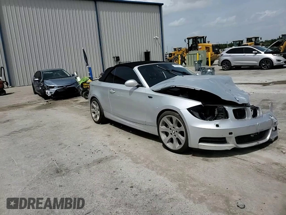 2008 BMW 1 Series 135i z VIN WBAUN93598VF54733, wystawiony jako Copart lot #59838075 z przebiegiem 169 177 mil mil oraz Szkoda całkowita • Salvage title. Historia ofert i sprzedaży dostępna na DreamBid. Obrazek 14.