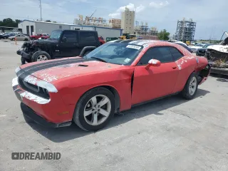 2013 Dodge Challenger SXT z VIN 2C3CDYAG6DH530653, wystawiony jako Copart lot #57819245 z przebiegiem 198 130 mil mil oraz Szkoda całkowita • Salvage title. Historia ofert i sprzedaży dostępna na DreamBid. Obrazek 1.