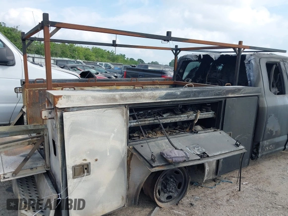 2017 Ford F-250 XLT with VIN 1FT7X2A69HEE28463, listed as a IAAI auction lot 41802487 with Not provided miles and . Bid and sale history available at DreamBid. Image 6.
