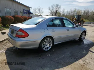 2008 Mercedes-Benz E 350 Luxury z VIN WDBUF87X08B205611, wystawiony jako Copart lot #52583385 z przebiegiem 158 270 mil mil oraz Nie do naprawy • Non repairable. Historia ofert i sprzedaży dostępna na DreamBid. Obrazek 3.