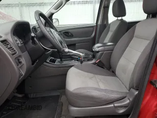 2007 Ford Escape XLS z VIN 1FMYU02Z77KB69851, wystawiony jako Copart lot #51461645 z przebiegiem 162 821 mil mil oraz Czysty tytuł • Clean title. Historia ofert i sprzedaży dostępna na DreamBid. Obrazek 7.