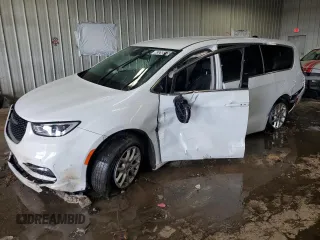 2024 Chrysler Pacifica Touring L with VIN 2C4RC1BG7RR144470, listed as a Copart auction lot 63255565 with 31,205 mi miles and Non repairable. Bid and sale history available at DreamBid. Image 1.